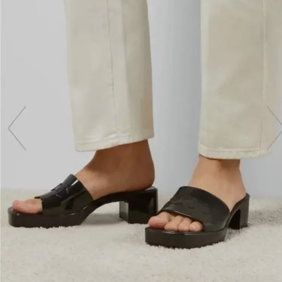 Gucci Women’s Black Rubber Platform Block Heel Slide Sandals 👡 - Picture 3 of 8